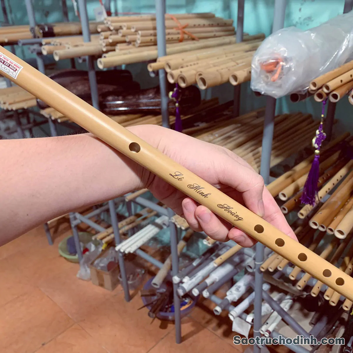 Khắc-Chữ-Lên-Sáo-Khắc-Laze-Sáo-Trúc-Họ-Đinh
